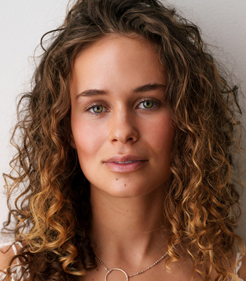 Headshot of Nina Howland